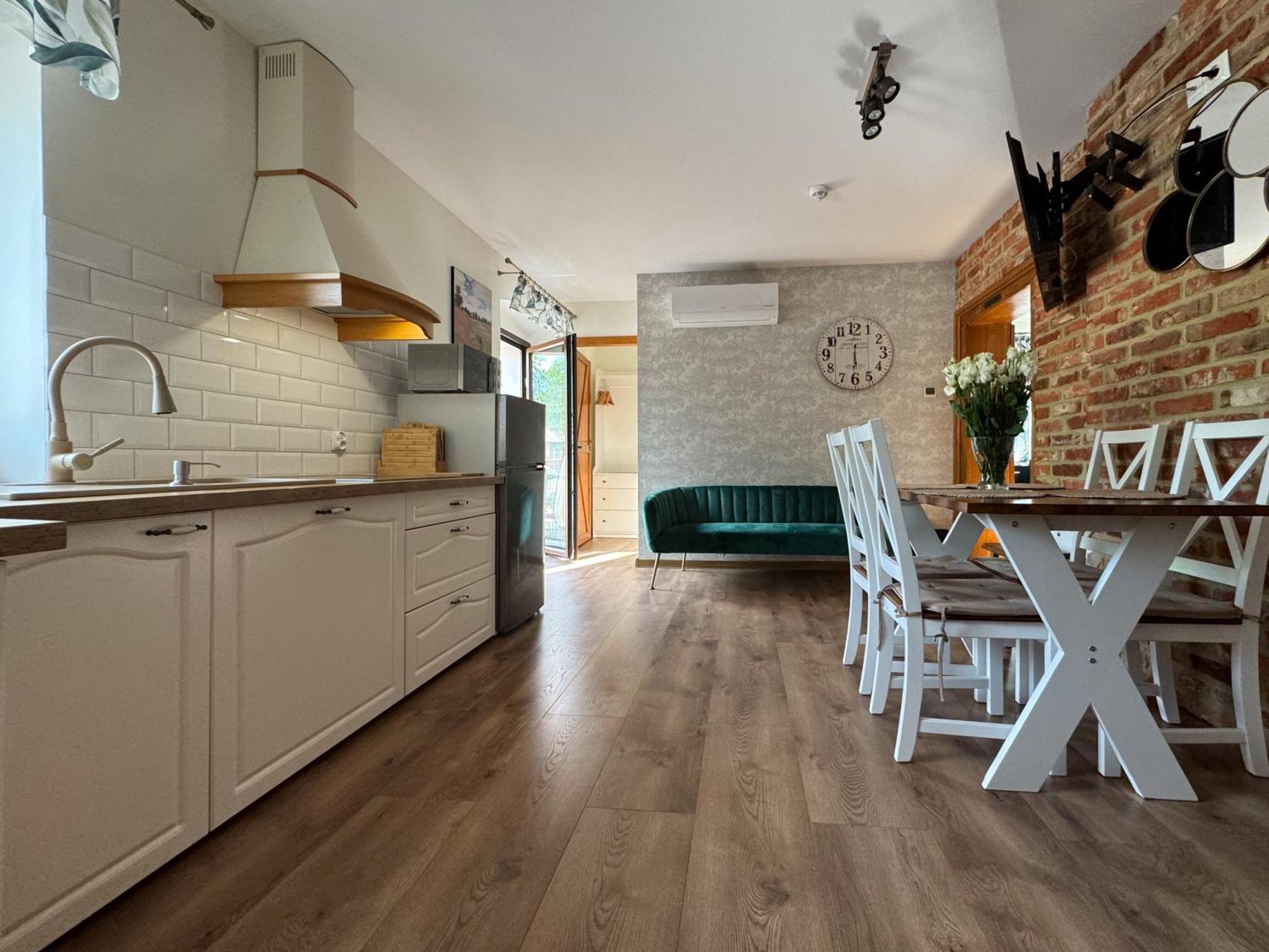 Apartamenty Komarno 46 Jacuzzi&Sauna Kültér fotó